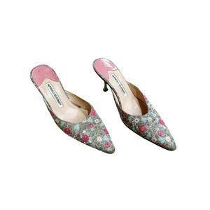 Manolo Blahnik Floral Embroidered Brocade Mules 37 Vintage Kitten Heels Shoes